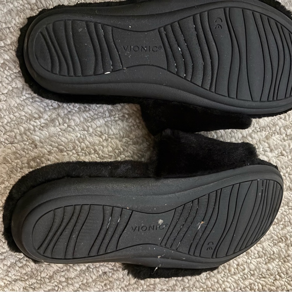 Vionic Women's Black Plush Slippers - Picture 5 of 5